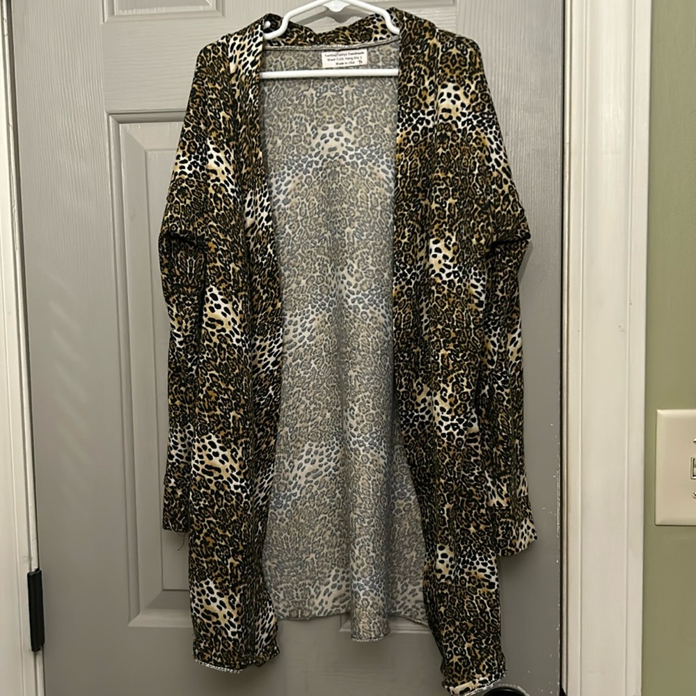 EUC size 7/8 leopard open front cardigan.